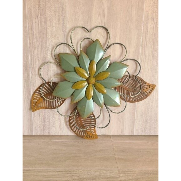 Green Metal Flower Wall Art – 12" Decorative Floral Accent with Leaves & Swirls - Picture 2 of 5